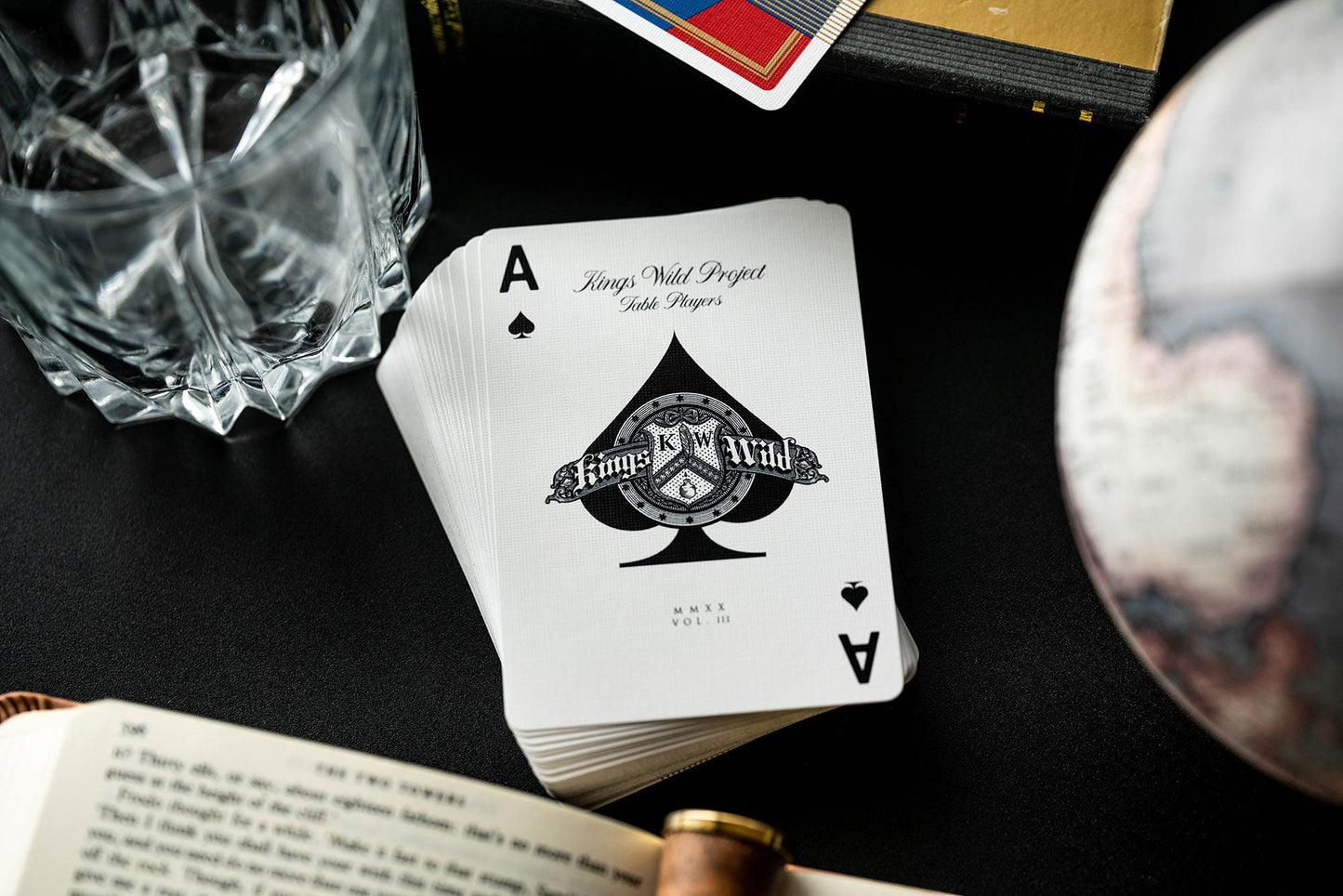 Table Players Vol. 03 Luxury Playing Cards